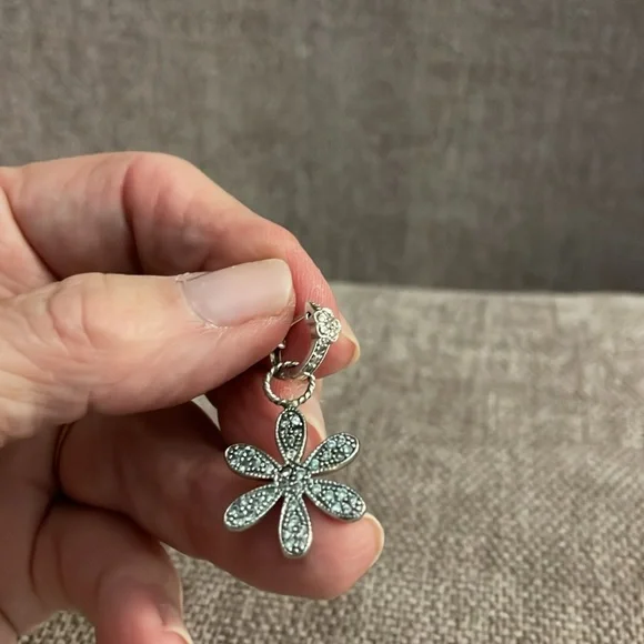 Three pairs of silver and crystal earring charms - Picture 4 of 5